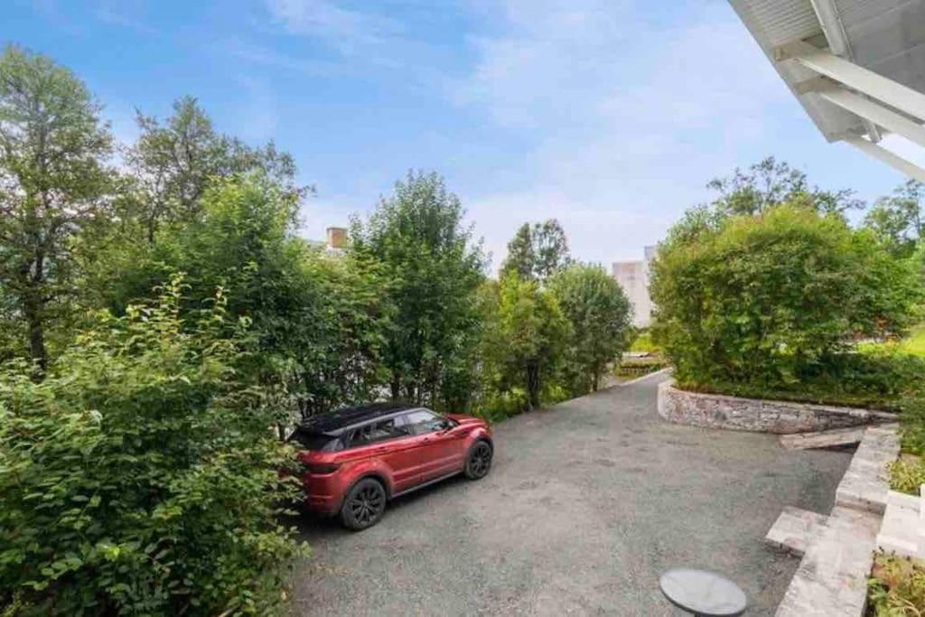 Central Apartment In Tromso With Parking Place Ngoại thất bức ảnh